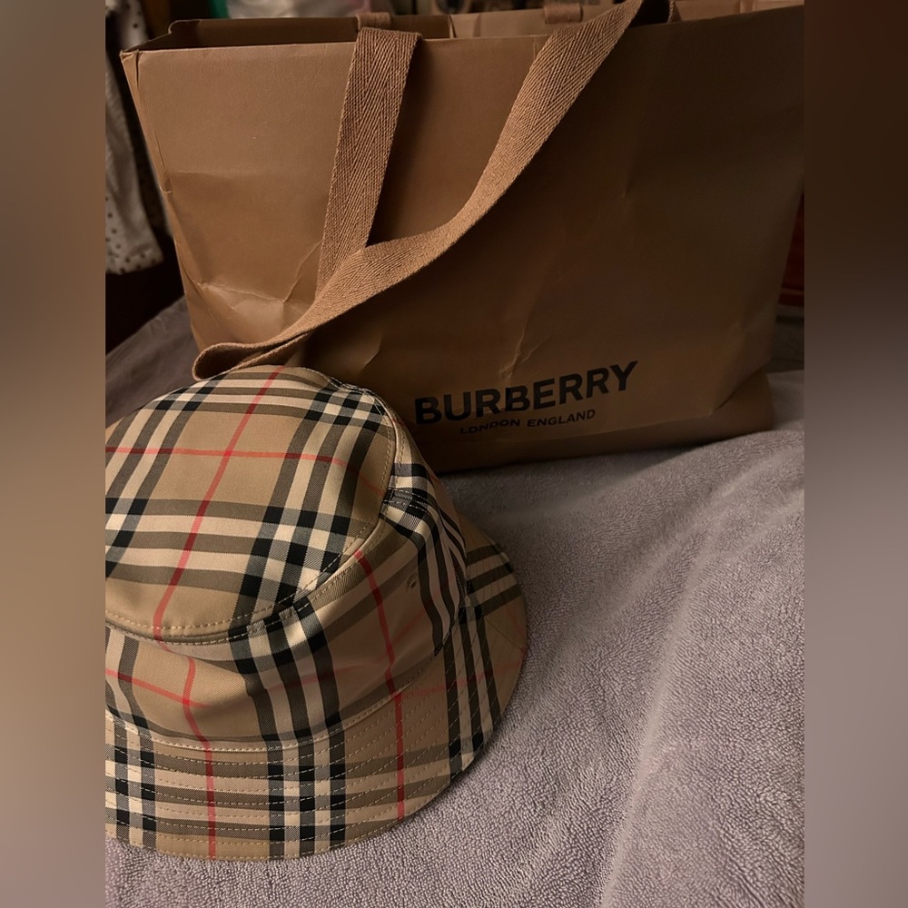 Bucket hat